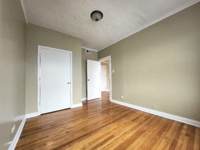 Photo - 5659 W North Ave Unidad 2W