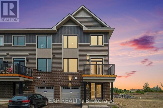 Photo - 756 Tadpole Cres