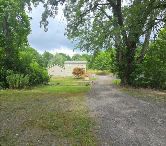 Building Photo - 3545 N Creek Rd Rental