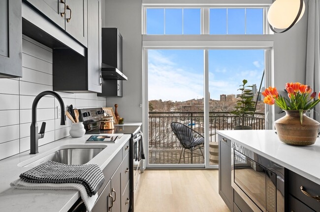 Photo - 1000 Main Street Apartments