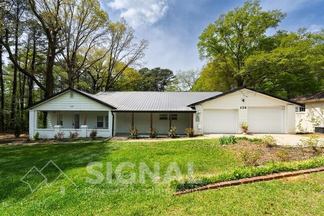 Building Photo - 430 Laird Ave