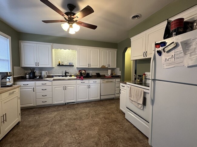 Photo - Fantastic 4 Bedroom 2 Bath Northside Home