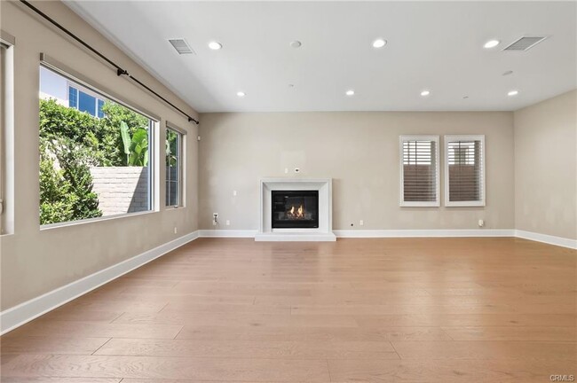 Photo - 77 Rockinghorse