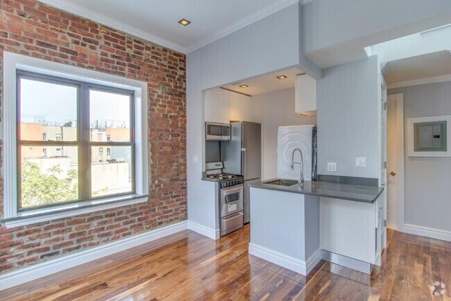 Building Photo - 68 Clinton St Rental
