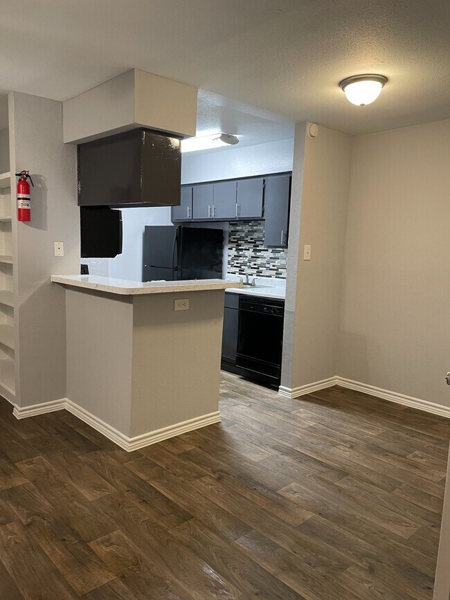 Photo - Oaks of Wimbledon