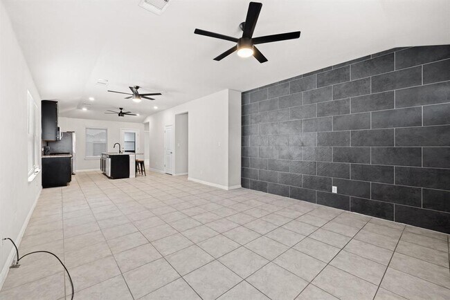 Photo - 202 Low Bramble Dr