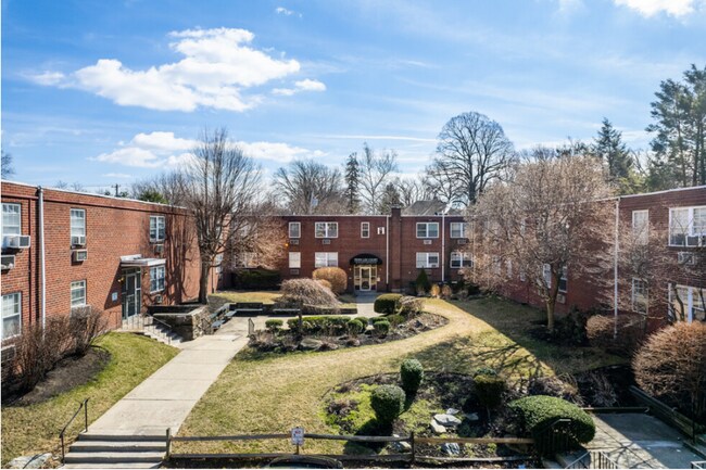 Penn Lee Court Apartments
