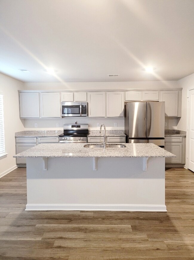 Photo - 752 Wimbee Ct