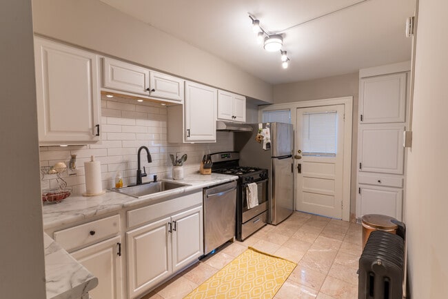 Photo - 3115 Fremont Ave S Unit 2