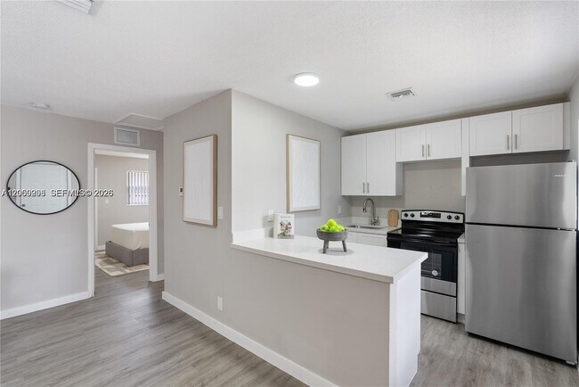 Building Photo - 312 SW 14th St Unit 2
