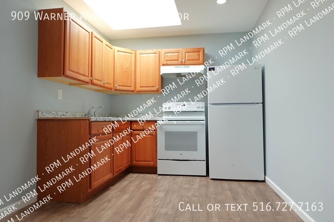 909 Warner Rd Unidad 2nd Floor