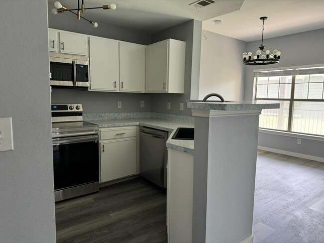 Building Photo - 2320 Gracy Farms Ln Unit 1412 Rental