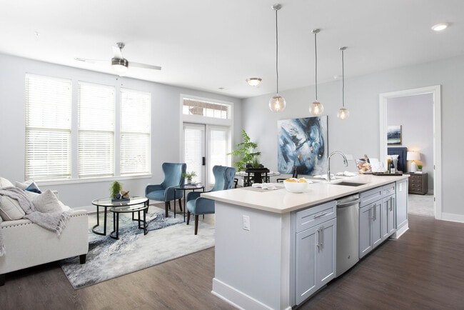 Photo - 800 St Marys