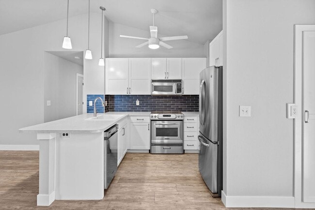 Photo - 1613 Barnwood Dr
