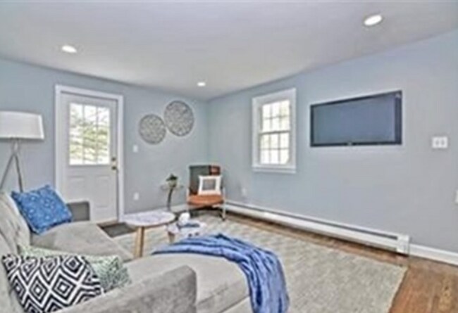 Photo - 16 Oak Hill Rd