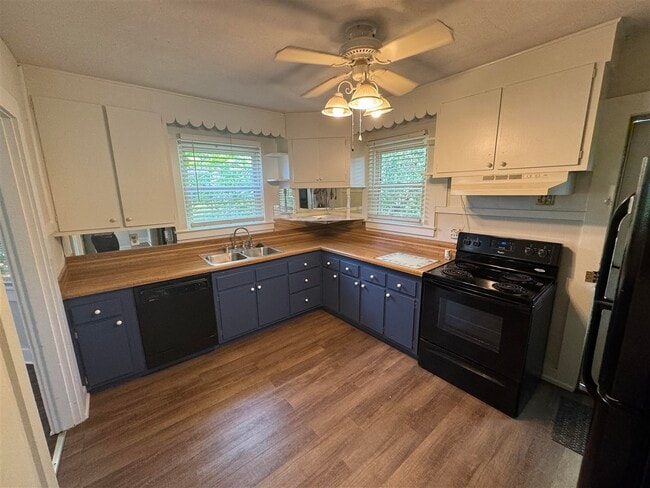 Photo - 1510 Nutwood St