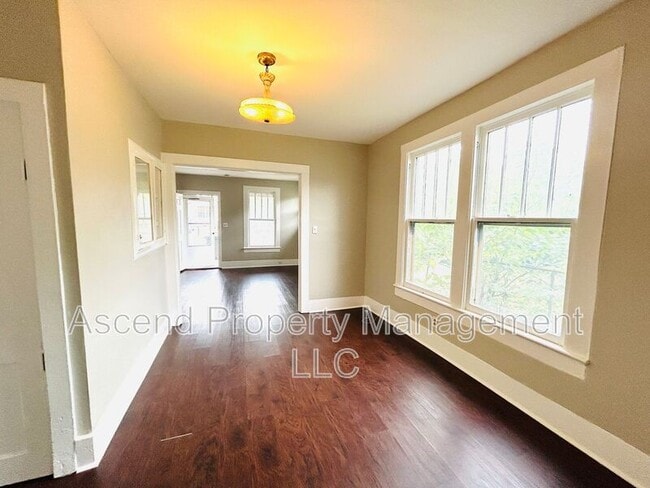2001 Portland St