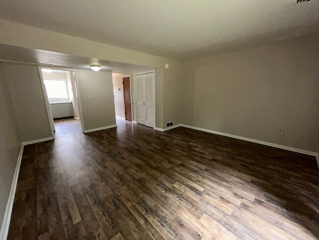 Photo - 37 Willa Dr