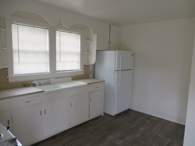 Photo - 2 Bedroom, 1 Bath South Hill Apartment Convenient to Shopping, Schools & Hospital