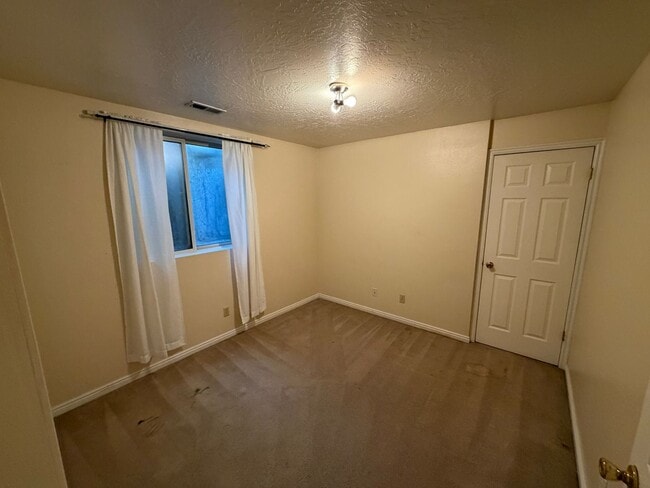 Photo - 479 S Palisade Dr Unidad Downstairs