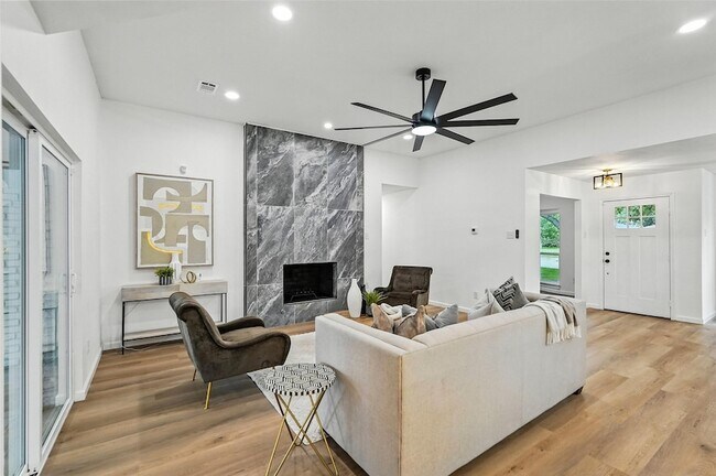 Photo - 4303 Blackheath Rd
