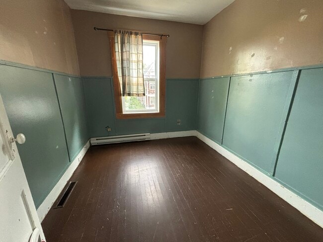 Photo - Apartment for Rent Unit A
