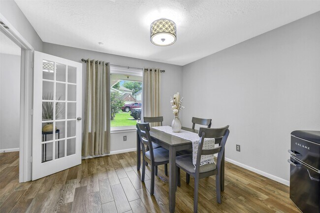 Photo - 710 Razee Ct