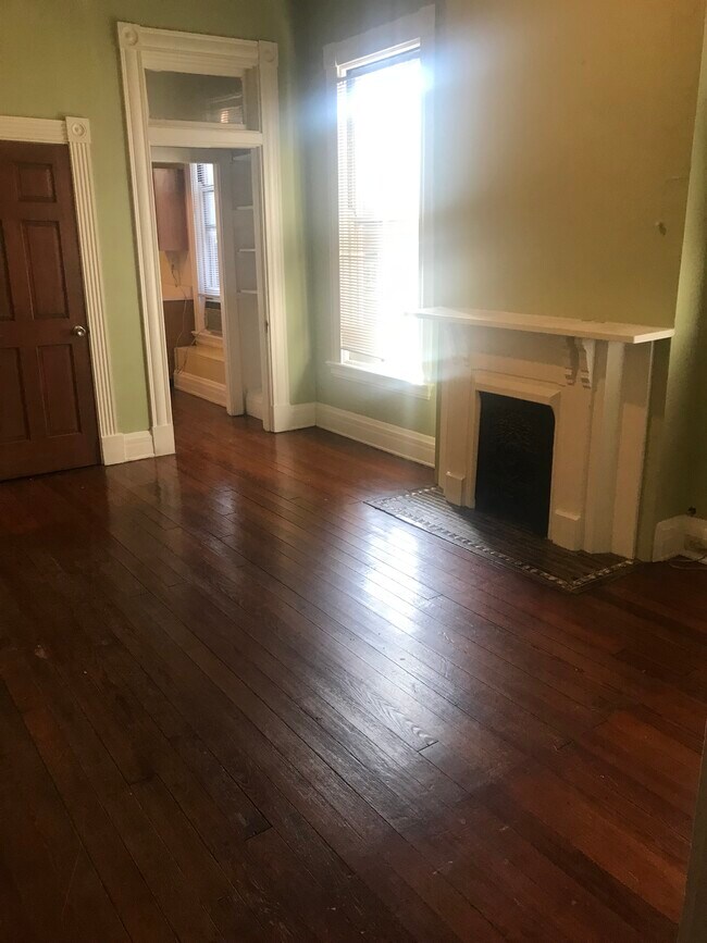 Photo - 605 Greenup St Apartments Unit 1