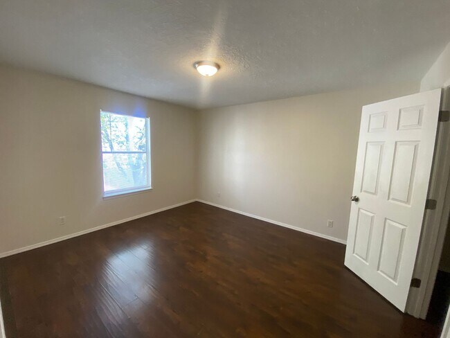 132 Erbbe St NE Unit 4