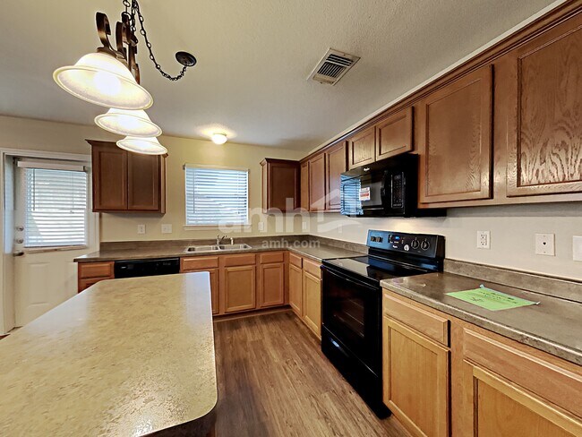 Photo - 8902 Olmstead Park