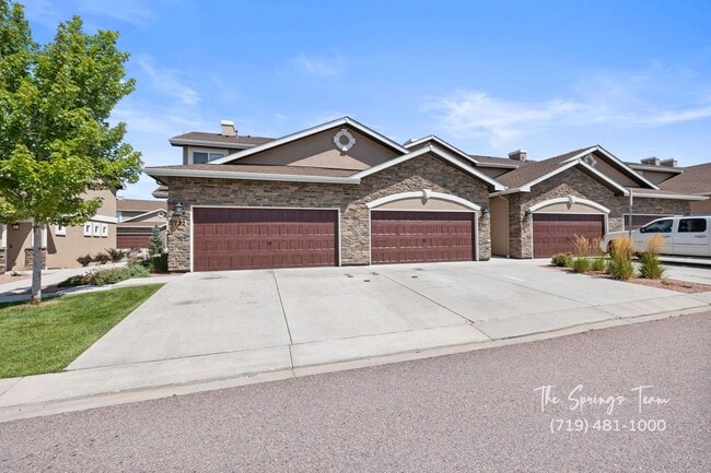 Building Photo - LUXURY 3BR TOWNHOME IN THE VILLAS AT NORTH...