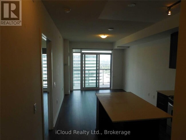 Photo - 2560 Eglinton Ave W Unité 2002