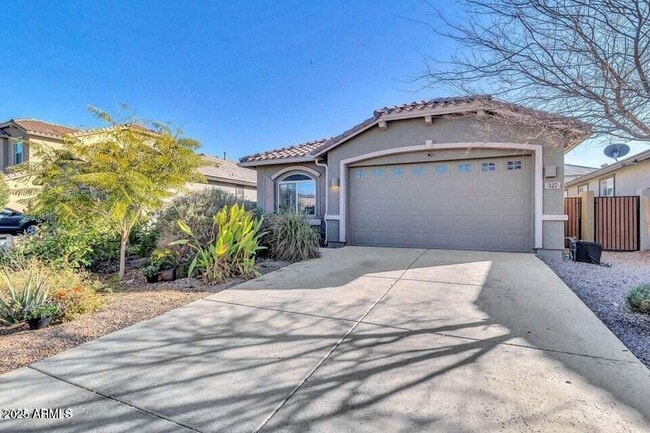 Photo - 327 W Tamarack Dr House