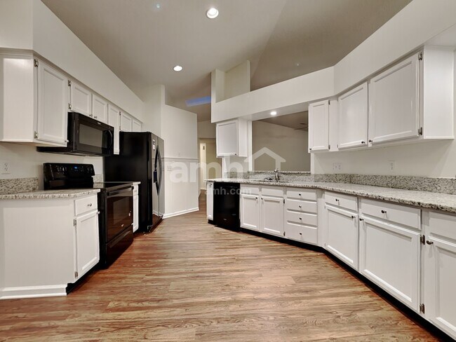 Photo - 279 Willow Green Dr