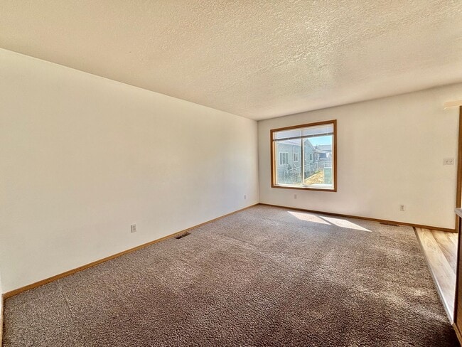 221 Spooner Rd