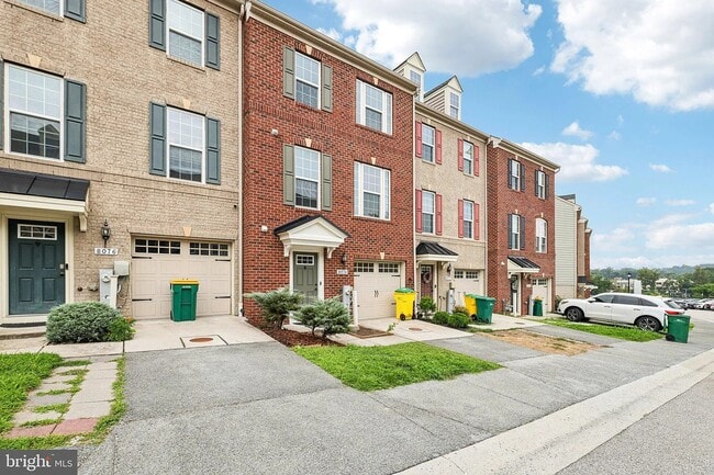 Photo - 8074 Locust Mill St