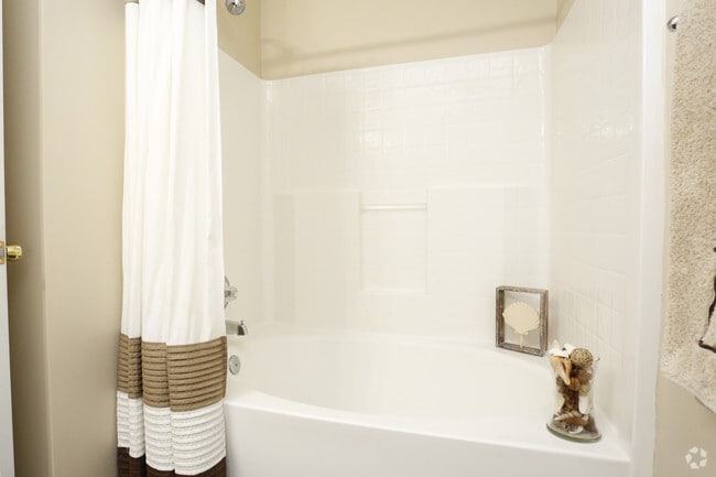 1BR,1BA