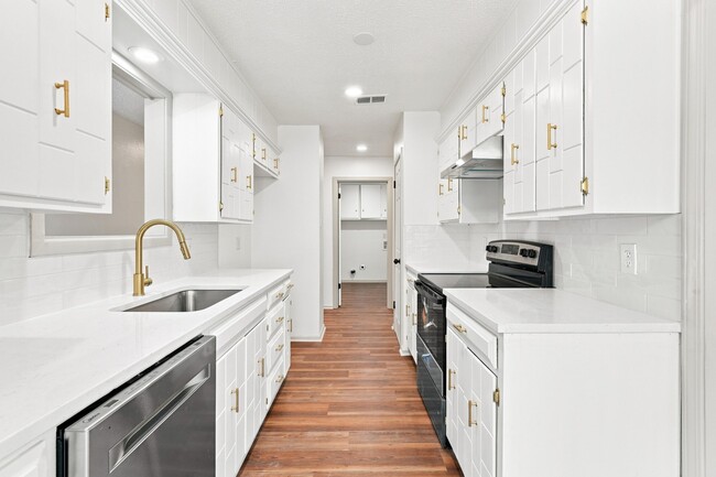Photo - 3701 Englewood Ave