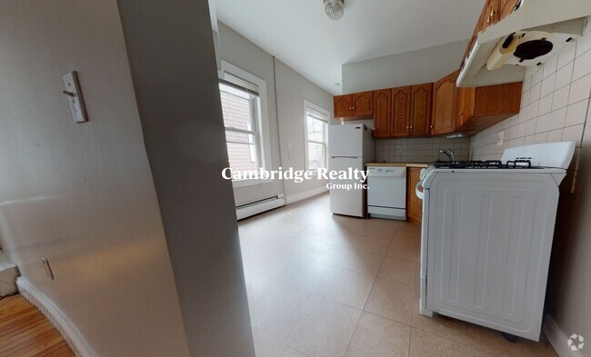 Building Photo - 224 Banks St Unit 5T Rental