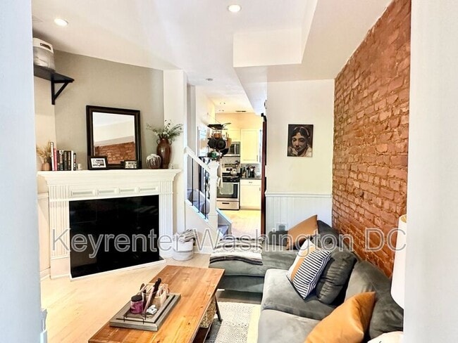 55 Todd Pl NE