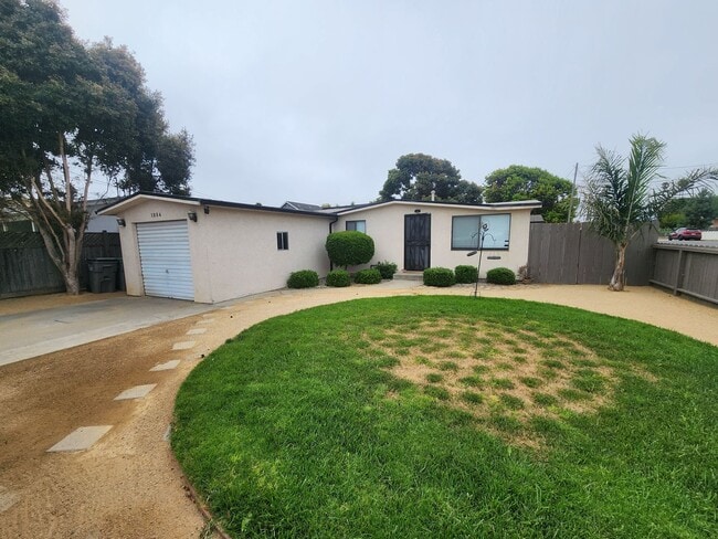Building Photo - 2 Bed, 1 Bath Home *Gas and Electric Inclu...