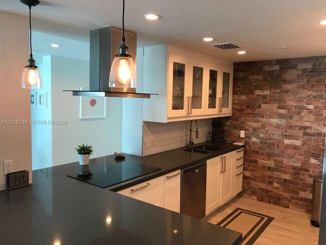 Photo - 5055 Collins Ave Unit 14A