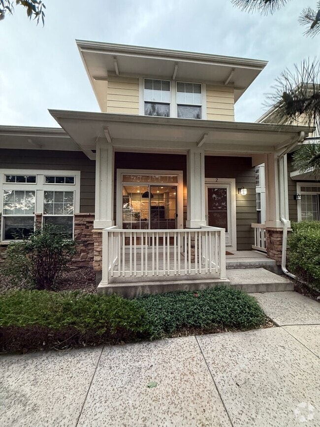 Building Photo - Bright and Modern 3-Bed, 2.5-Bath Townhous... Rental