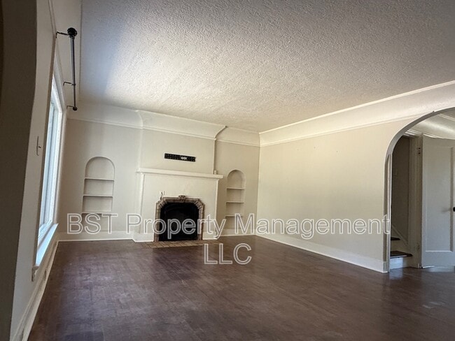 Photo - 1435 18th St NE