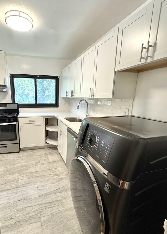 Cocina 160 B10 - Rye Village Apartments