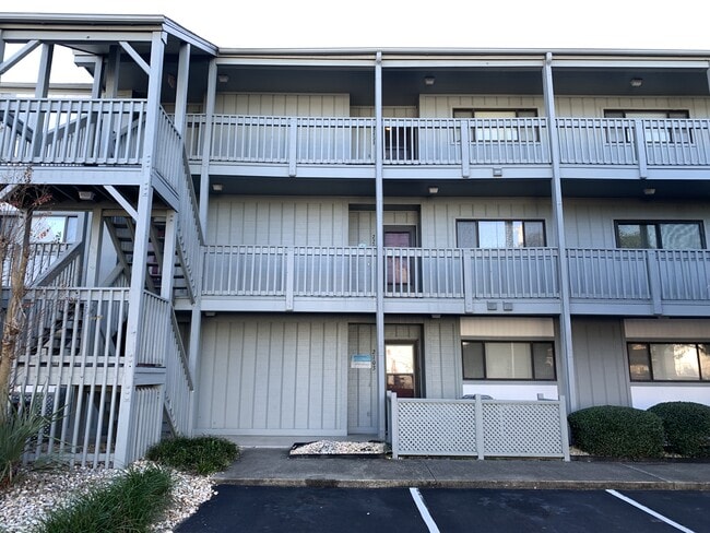 Building Photo - 7700 Porcher Dr
