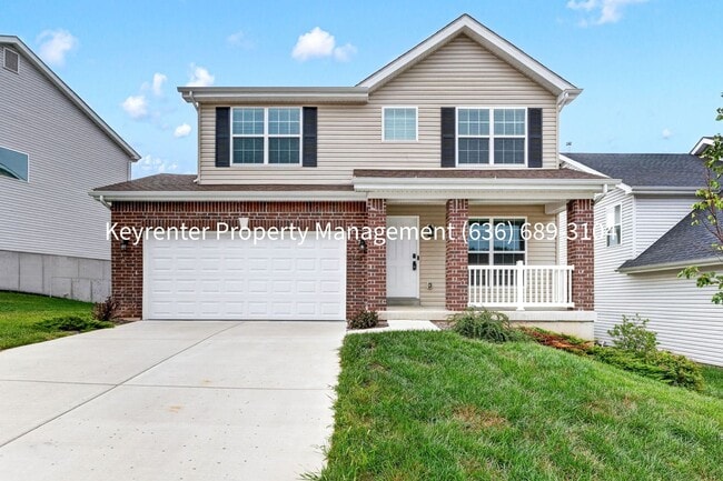 Building Photo - Spacious 4-Bedroom Home for Rent Near Butler Lake