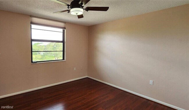 Photo - 2 br, 2 bath Condo - 9235 Lagoon Pl # 1005 Unidad # 1005