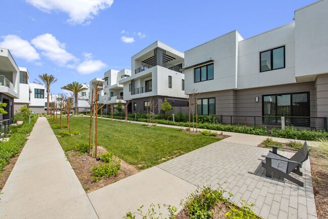 Photo - 16250 Stella Cir Condo