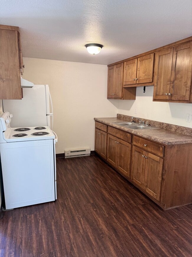 Photo - 303 W 2nd St